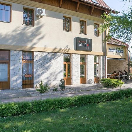 Forras Apartman Eger Exterior foto